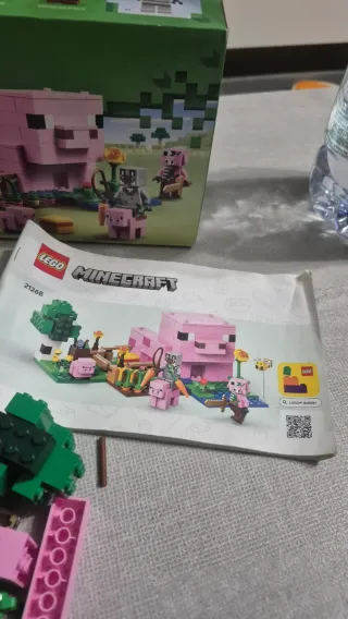 LEGO Minecraft 21268 Il Villaggio dei Maiali