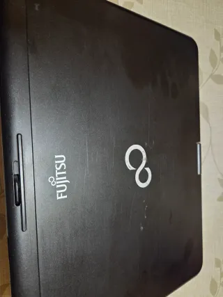 Ordenador Fujitsu LIFEBOOK Táctil.