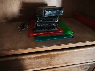 2 radios de coches, desconozco marca o si funciona