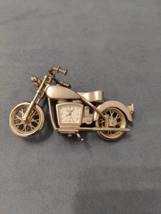 Reloj Moto Retro Metal