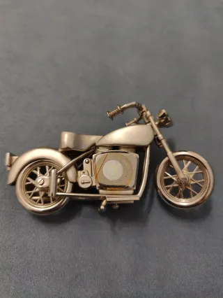 Reloj Moto Retro Metal