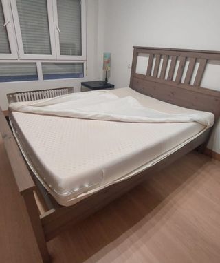 Cama Ikea Hemnes con cabecero y colchón