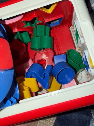 Cubo clasificador de formas para bebé