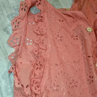 Blusa Zara bordada rosa Talla XS