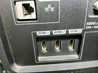 TV Philips FullHD 37" LCD Ambilight + Mando