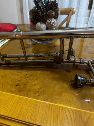 Trombón Plateado LGX