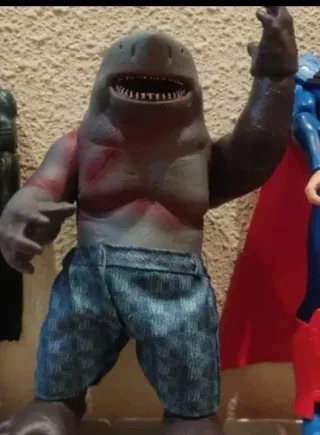 Figura King Shark DC Comics GRANDE