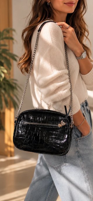 Bolso negro Stradivarius efecto piel