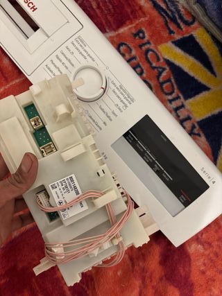 Lavadora puerta  blanca y negra serie 4/6