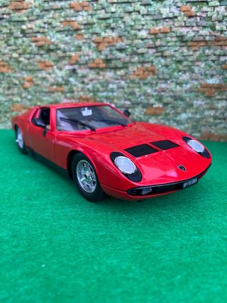 Lamborghini Miura rojo – Escala 1:18