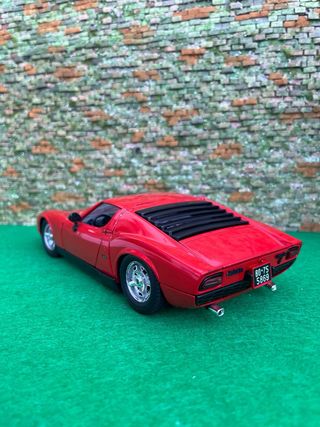 Lamborghini Miura rojo – Escala 1:18