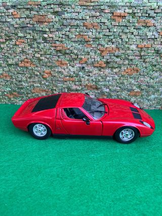 Lamborghini Miura rojo – Escala 1:18