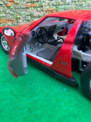 Lamborghini Miura rojo – Escala 1:18
