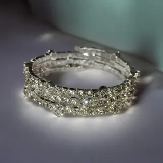 Bracciale rigido con strass