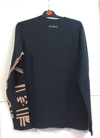 Camiseta Desigual Negra y Beige