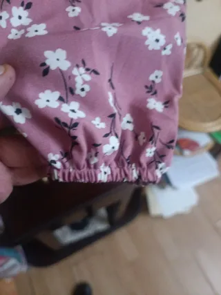 Blusa SHEIN floral rosa y blanca