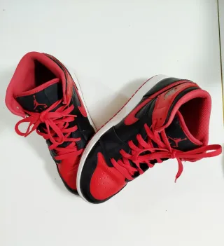 Zapatillas Nike Air Jordan 1 Mid Banned