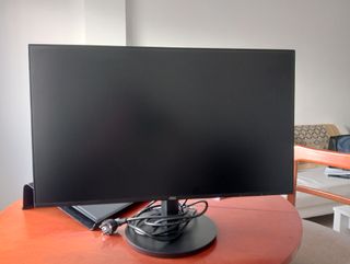 Pantalla AOC Negra + Cables y Teclado