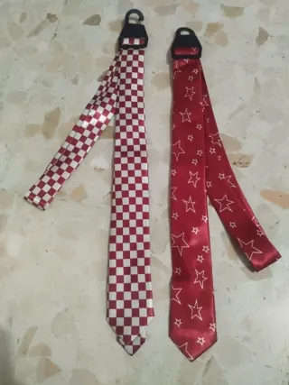 2 Corbatas Estilo Emo/Vintage Unisex