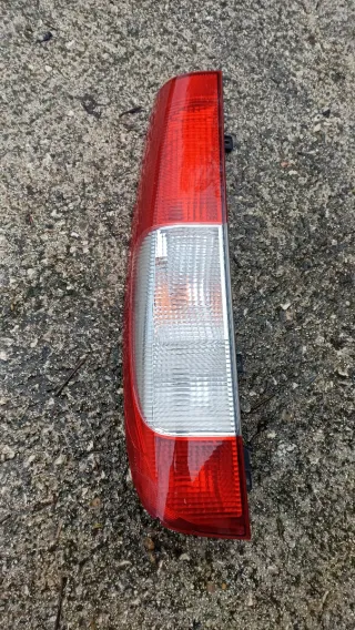 Piloto trasero izquierdo Mercedes Viano 2006