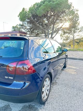 Volkswagen Golf 2004