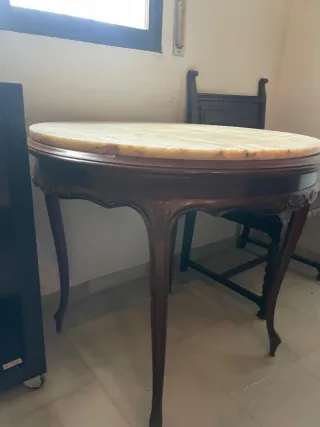 Mesa de salón con mármol italiano