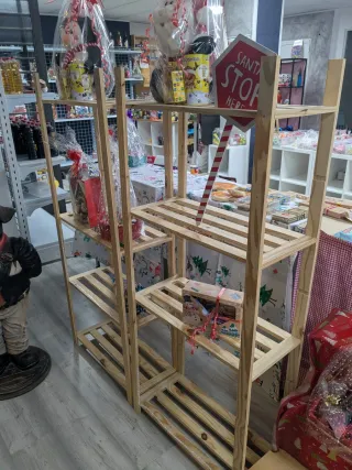 Estantería de madera