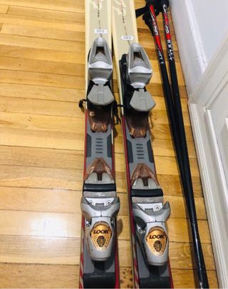 Diez euros un esquí y regalo el otro