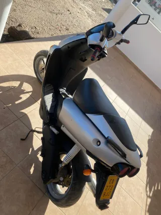 Un Aprilia 2001