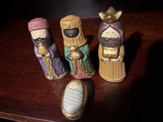 Figuras Reyes Magos y Niño Jesús Porcelana