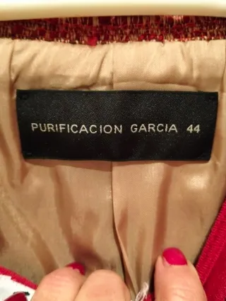 Blazer Purificación García beige y Rojo