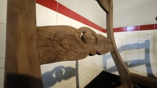 2 Sillas mecedoras, madera de olivo