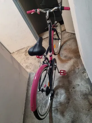 Bicicleta niña B'TWIN rosa y azul de 24"
