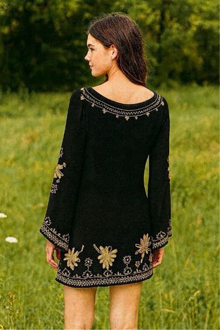 Vestido negro boho con cinturón piel