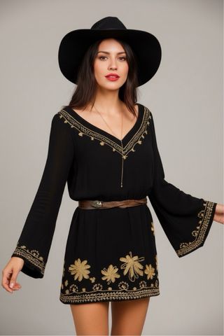 Vestido negro boho con cinturón piel
