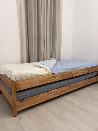 Cama apilable IKEA UTÅKER + 2 colchones espuma