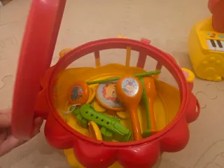 Piano, tambor y maracas Fisher Price