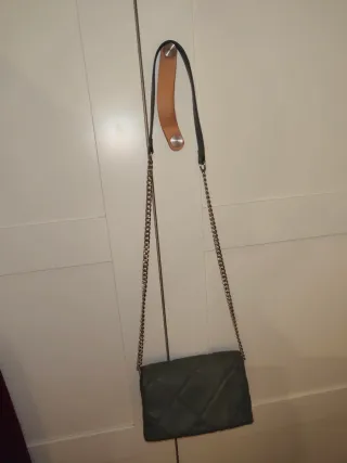 Bolso gris acolchado Parfois