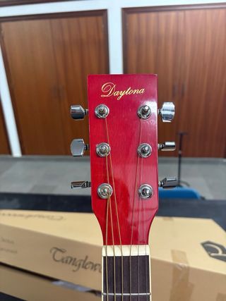 Guitarra acústica amplificada Daytona