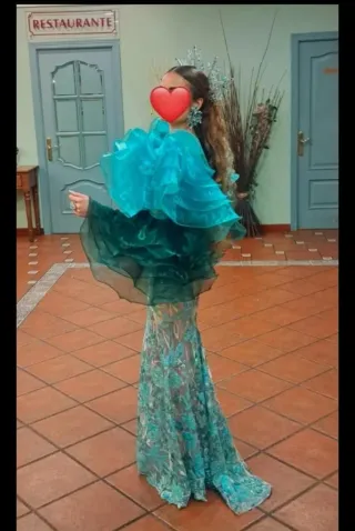 Vestido de fiesta verde y turquesa