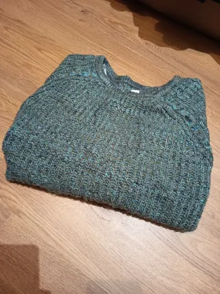 Jersey tejido verde y azul