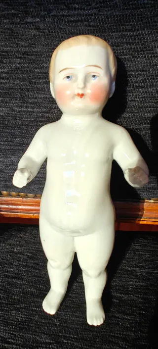 Muñeco antiguo de porcelana