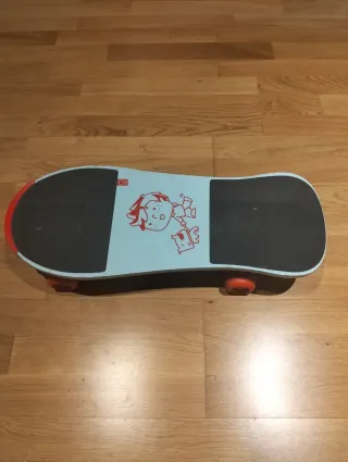 Monopatín infantil con dibujo