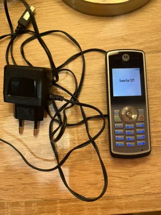Teléfono Móvil Motorola Plata y Negro