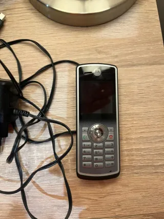 Teléfono Móvil Motorola Plata y Negro