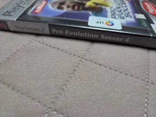 Pro Evolution Soccer 4 PS2