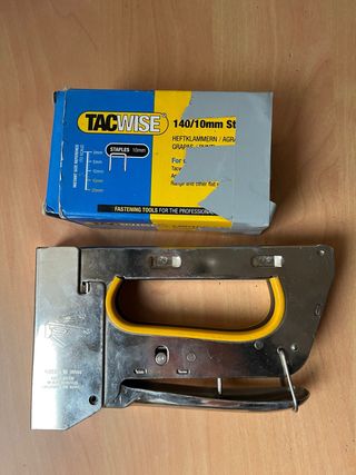 Grapadora Tacwise 140/10mm y Grapas