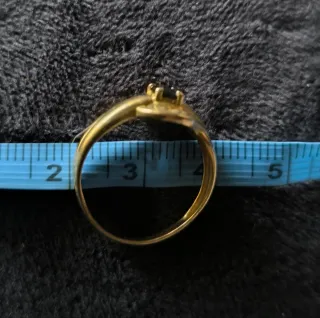 Anillo de oro