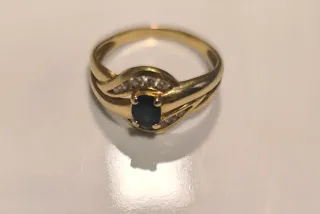 Anillo de oro