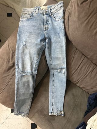Vaqueros Pull&Bear rotos azules